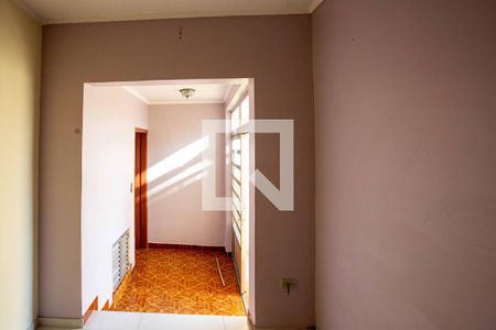 Escritório de casa para alugar com 4 quartos, 261m² em Taboão, Diadema