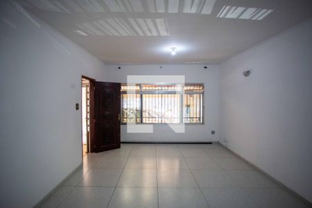 Sala de casa para alugar com 4 quartos, 261m² em Taboão, Diadema