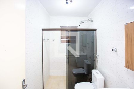 Banheiro 1 de casa para alugar com 3 quartos, 261m² em Taboão, Diadema