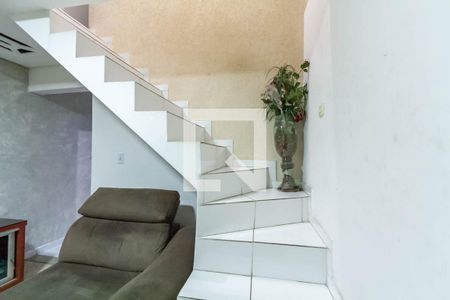 Escada de casa para alugar com 3 quartos, 75m² em Bairro dos Casa, São Bernardo do Campo