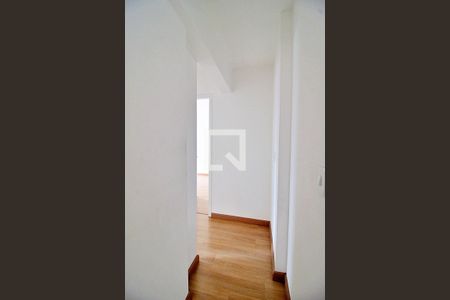 Corredor de apartamento para alugar com 2 quartos, 67m² em Vila Guiomar, Santo André