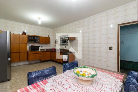 Casa à venda com 180m², 5 quartos e 3 vagas Casa à venda com 180m², 5 quartos e 3 vagasSala de Jantar