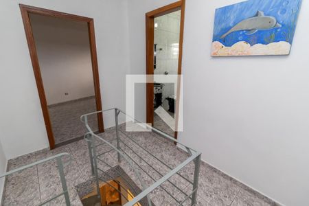 Casa à venda com 180m², 5 quartos e 3 vagas Casa à venda com 180m², 5 quartos e 3 vagasHall dos Quartos - Casa 2