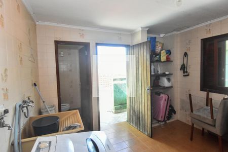 Casa à venda com 300m², 3 quartos e 2 vagasÁrea de Serviço