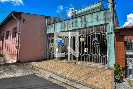 Casa à venda com 300m², 3 quartos e 2 vagasFachada