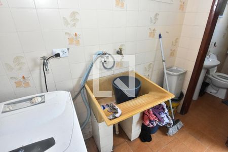 Casa à venda com 300m², 3 quartos e 2 vagasÁrea de Serviço