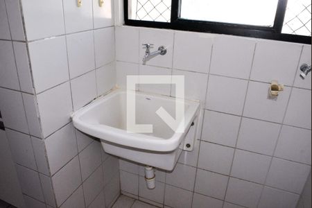 Apartamento para alugar com 75m², 2 quartos e 2 vagas Apartamento para alugar com 75m², 2 quartos e 2 vagasÁrea de serviço com banheiro e dependência