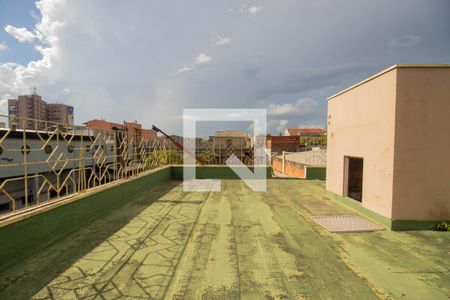 Casa à venda com 200m², 4 quartos e 1 vaga Casa à venda com 200m², 4 quartos e 1 vagaTerraço