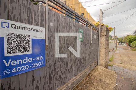 Casa à venda com 200m², 4 quartos e 1 vaga Casa à venda com 200m², 4 quartos e 1 vagaFachada