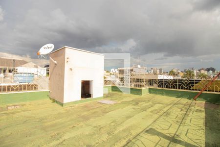 Casa à venda com 200m², 4 quartos e 1 vaga Casa à venda com 200m², 4 quartos e 1 vagaTerraço