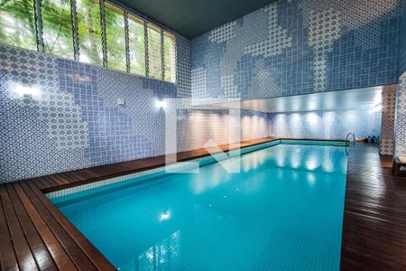 Apartamento para alugar com 80m², 2 quartos e 2 vagas Apartamento para alugar com 80m², 2 quartos e 2 vagasÁrea Comum - Piscina Coberta