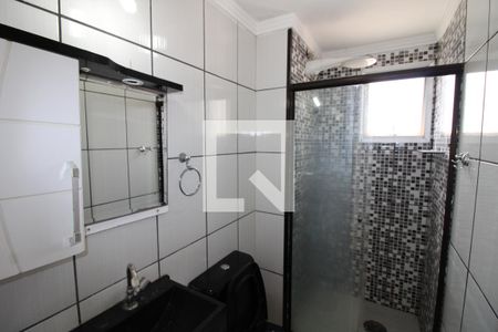 Banheiro de apartamento à venda com 2 quartos, 51m² em Vila Antonieta, São Paulo