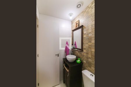 Apartamento à venda com 66m², 2 quartos e 2 vagasBanheiro Social