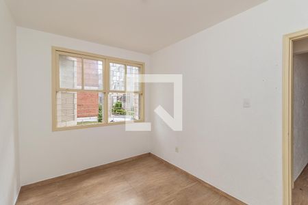 Quarto de apartamento para alugar com 2 quartos, 50m² em Passo da Areia, Porto Alegre