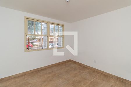 Quarto 2 de apartamento para alugar com 2 quartos, 50m² em Passo da Areia, Porto Alegre