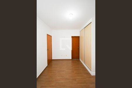 Casa à venda com 265m², 3 quartos e 4 vagasSuíte 2