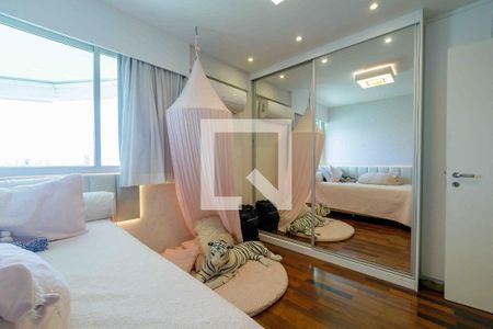 Apartamento à venda com 139m², 3 quartos e 3 vagasQuarto 2