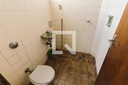 Casa à venda com 400m², 3 quartos e 4 vagas Casa à venda com 400m², 3 quartos e 4 vagasBanheiro de Serviço