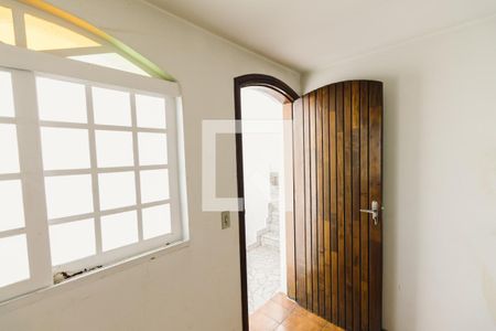 Casa à venda com 400m², 3 quartos e 4 vagas Casa à venda com 400m², 3 quartos e 4 vagasEdícula Quarto