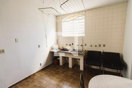 Casa à venda com 400m², 3 quartos e 4 vagas Casa à venda com 400m², 3 quartos e 4 vagasEdícula Lavanderia