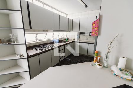 Casa à venda com 400m², 3 quartos e 4 vagas Casa à venda com 400m², 3 quartos e 4 vagasCozinha