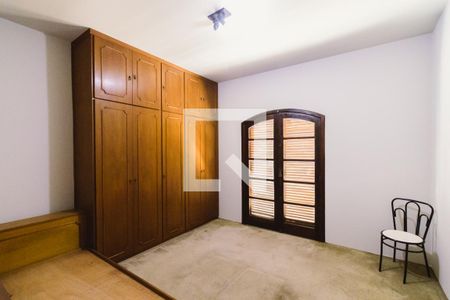 Casa à venda com 400m², 3 quartos e 4 vagas Casa à venda com 400m², 3 quartos e 4 vagasQuarto 1