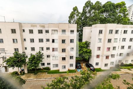 Vista Quarto 1 de apartamento para alugar com 2 quartos, 47m² em Jardim Helga, São Paulo