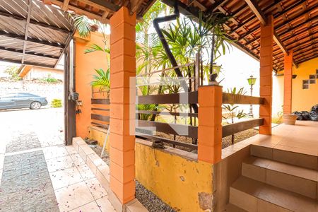 Casa para alugar com 200m², 2 quartos e 15 vagasEntrada