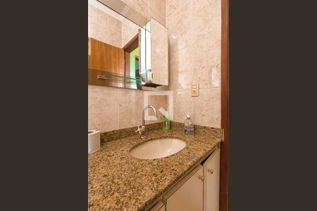 Casa para alugar com 200m², 2 quartos e 15 vagasBanheiro