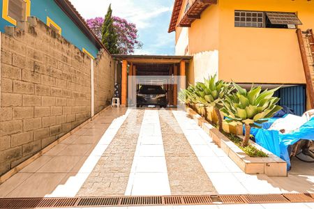 Casa para alugar com 200m², 2 quartos e 15 vagasGaragem