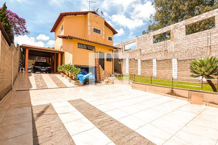 Casa para alugar com 200m², 2 quartos e 15 vagasGaragem