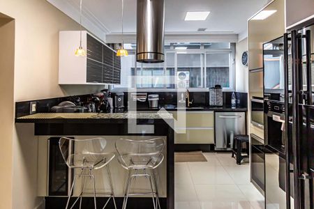 Apartamento para alugar com 200m², 2 quartos e 2 vagas Apartamento para alugar com 200m², 2 quartos e 2 vagasCozinha