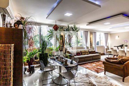 Apartamento para alugar com 200m², 2 quartos e 2 vagas Apartamento para alugar com 200m², 2 quartos e 2 vagasSala