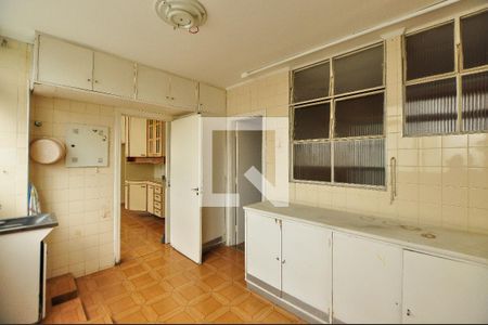 Apartamento à venda com 220m², 3 quartos e 1 vagaÁrea de Serviço