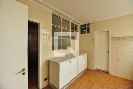 Apartamento à venda com 220m², 3 quartos e 1 vagaÁrea de Serviço