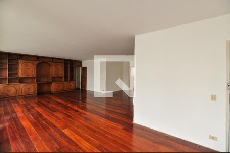 Apartamento à venda com 220m², 3 quartos e 1 vagaSala