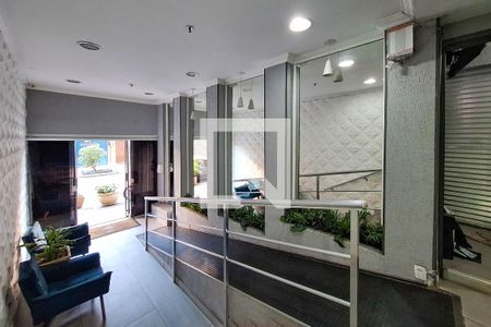 Apartamento à venda com 80m², 2 quartos e sem vaga Apartamento à venda com 80m², 2 quartos e sem vagaFachada e portaria