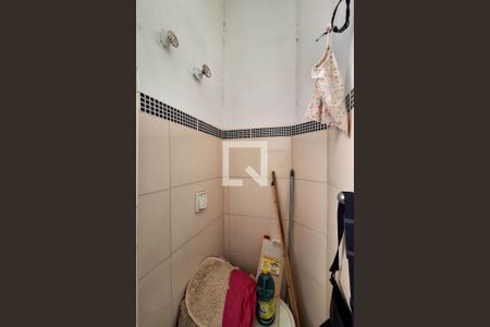 Apartamento à venda com 80m², 2 quartos e sem vaga Apartamento à venda com 80m², 2 quartos e sem vagaBanheiro de serviço