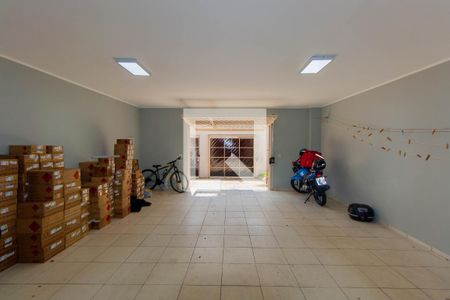 Casa à venda com 305m², 5 quartos e 5 vagasGaragem