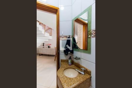 Casa à venda com 305m², 5 quartos e 5 vagasLavabo