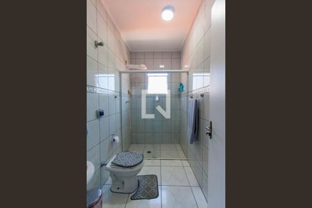 Casa à venda com 305m², 5 quartos e 5 vagasBanheiro da Suíte 2