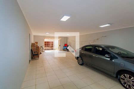 Casa à venda com 305m², 5 quartos e 5 vagasGaragem