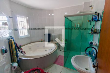 Casa à venda com 305m², 5 quartos e 5 vagasBanheiro da Suíte 1