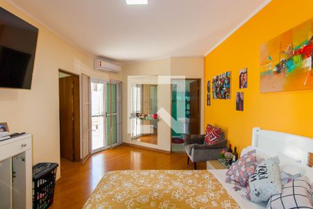 Casa à venda com 305m², 5 quartos e 5 vagasSuíte 1