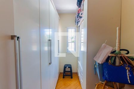 Casa à venda com 305m², 5 quartos e 5 vagasCloset