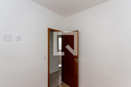 Quarto de apartamento à venda com 2 quartos, 50m² em Vila Santa Virginia, São Paulo