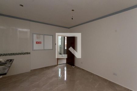 Sala e cozinha de apartamento para alugar com 2 quartos, 50m² em Vila Santa Virginia, São Paulo