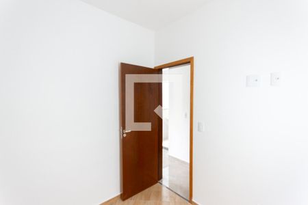 Quarto de apartamento para alugar com 2 quartos, 50m² em Vila Santa Virginia, São Paulo