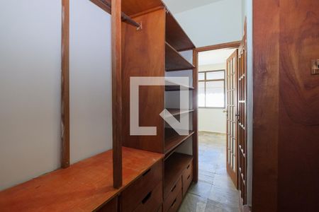 Apartamento para alugar com 161m², 4 quartos e 2 vagasCloset da suíte