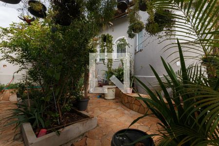 Casa à venda com 220m², 3 quartos e 2 vagasjardim